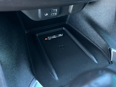 Used 2021 Chevrolet Traverse Premier image 42