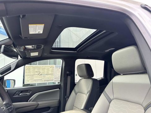 New 2025 Chevrolet Colorado ZR2 w/ Off-Road Front Bumper Package image 22