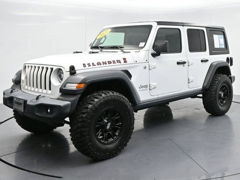 Used 2021 Jeep Wrangler Unlimited Sport AWD/4WD image 3
