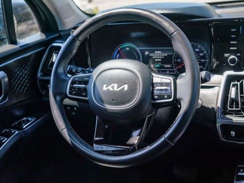 Certified 2023 Kia Sorento EX FWD image 14