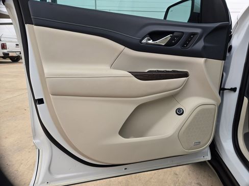 Used 2020 GMC Acadia Denali image 11