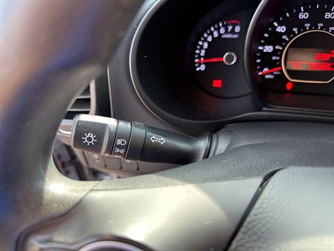 Used 2016 Kia Soul image 31