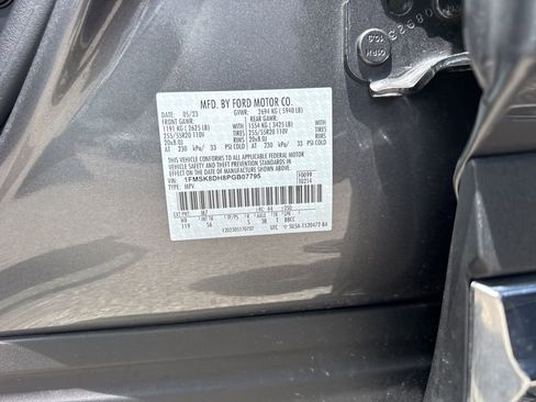 Used 2023 Ford Explorer XLT w/ Equipment Group 202A AWD/4WD image 14