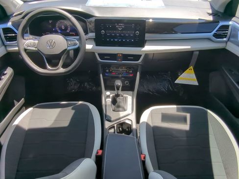 New 2026 Volkswagen Taos SE FWD image 12
