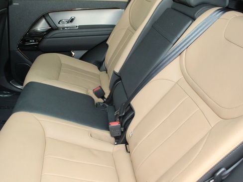 Used 2025 Land Rover Range Rover Sport Dynamic SE AWD/4WD image 5
