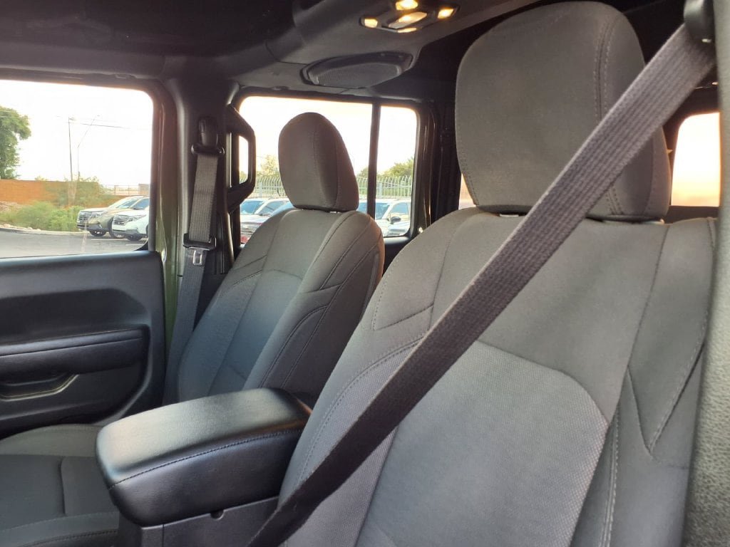 Used 2022 Jeep Wrangler Unlimited Sport AWD/4WD image 27