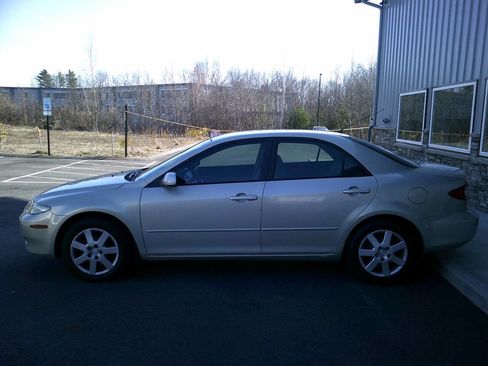 Used 2005 MAZDA MAZDA6 i FWD image 4