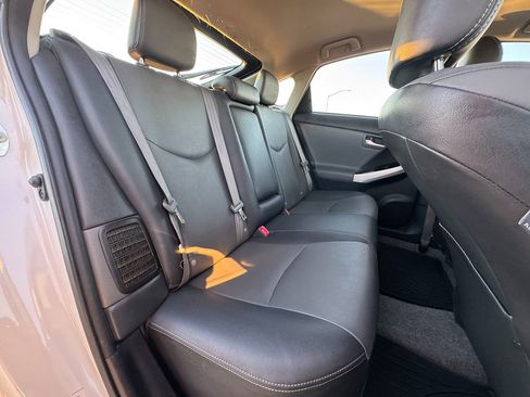 Used 2015 Toyota Prius Five image 30