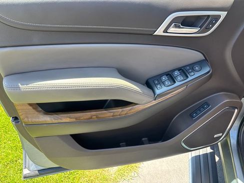 Used 2019 GMC Yukon XL Denali w/ Denali Ultimate Package AWD/4WD image 10