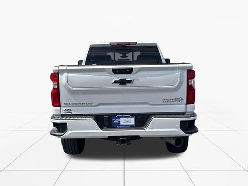 Used 2023 Chevrolet Silverado 2500 High Country w/ LPO, Hitch Package AWD/4WD image 4