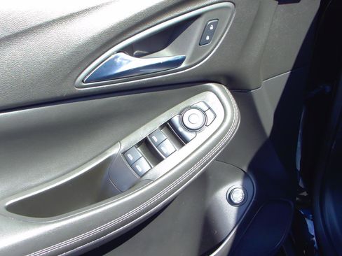 Used 2023 Buick Encore GX Select w/ Sport Touring Package FWD image 12