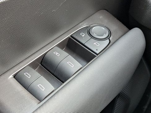 Used 2024 Chevrolet Colorado Z71 w/ Z71 Convenience Package 2 image 25