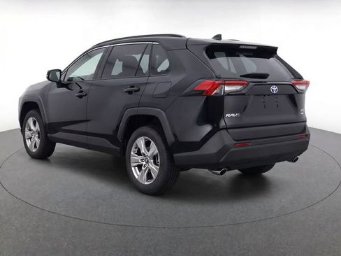 Used 2025 Toyota RAV4 XLE AWD/4WD image 3