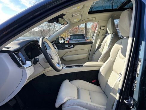 New 2026 Volvo XC60 B5 Ultra w/ Protection Package Premier image 10