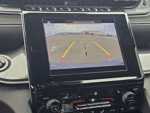 Used 2022 Jeep Grand Cherokee L Laredo image 11