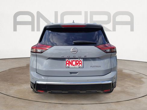 Used 2024 Nissan Rogue Platinum w/ Platinum Premium Package image 11