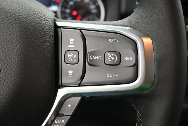 New 2027 RAM 3500 Big Horn AWD/4WD image 30