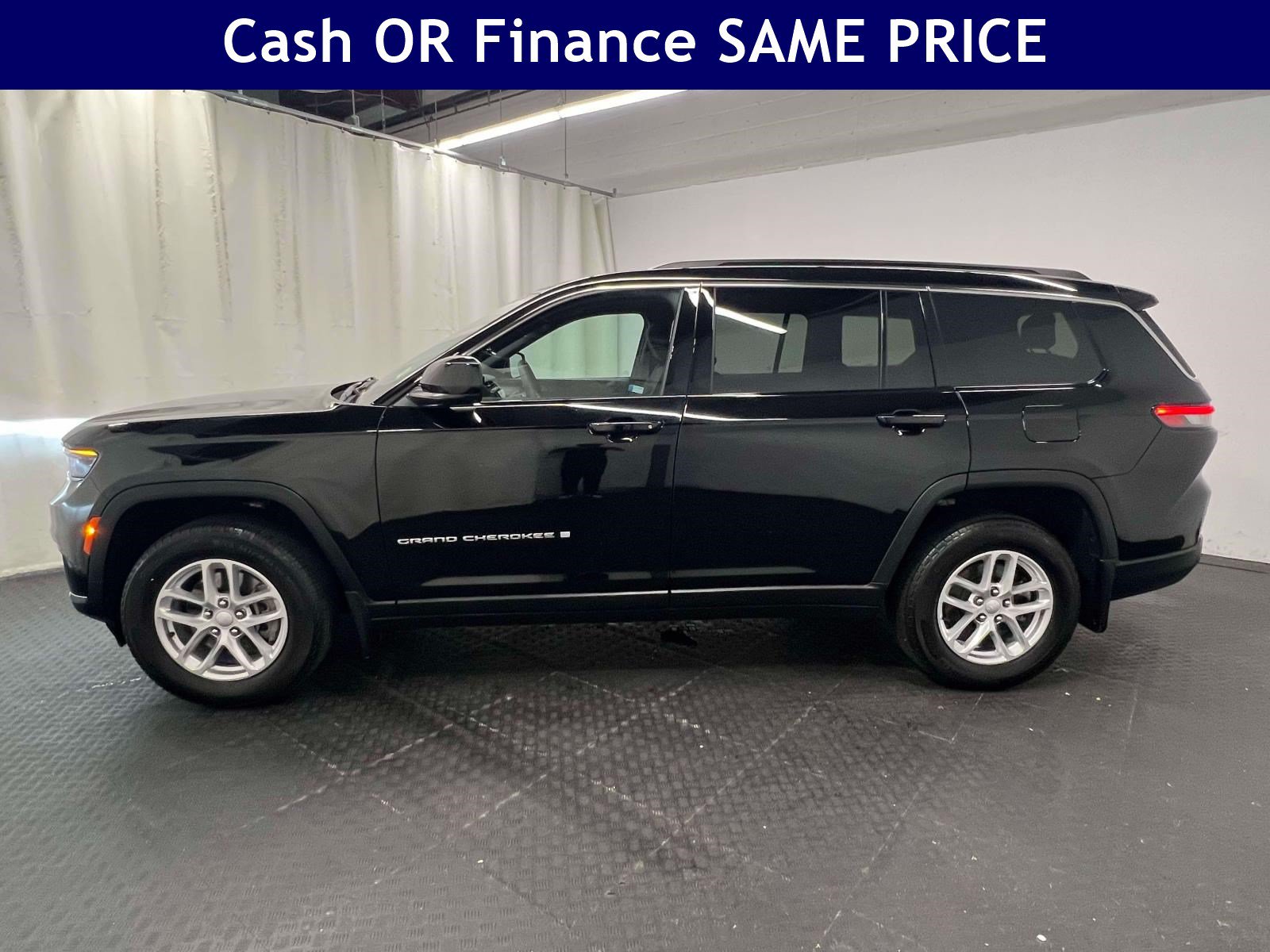 Used 2025 Jeep Grand Cherokee L Laredo w/ Luxury Tech Group I AWD/4WD image 9