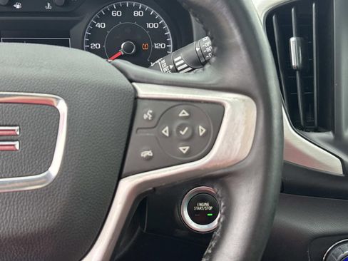 Used 2018 GMC Terrain SLE w/ Driver Convenience Package FWD image 26