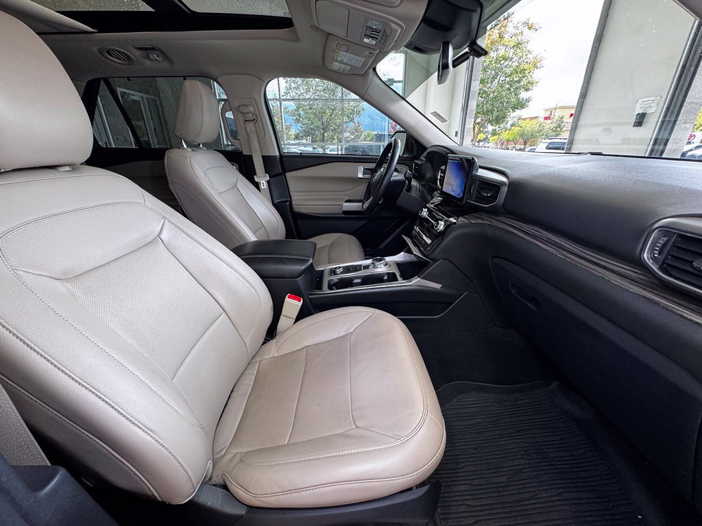 Used 2022 Ford Explorer Limited AWD/4WD image 46