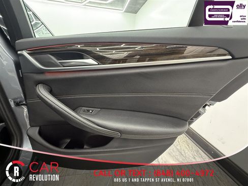 Used 2018 BMW 530e xDrive w/ M Sport Package 2 AWD/4WD image 41