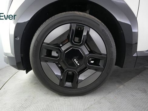 Used 2024 Kia EV9 GT-Line AWD/4WD image 19