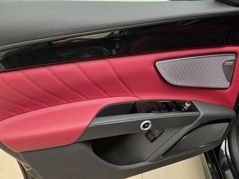 New 2025 Maserati Grecale Modena image 27