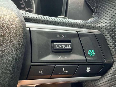 Used 2024 Mitsubishi Outlander SE AWD/4WD image 25