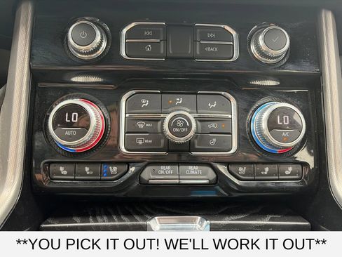 Used 2024 GMC Yukon XL Denali w/ Advanced Technology Package RWD image 15