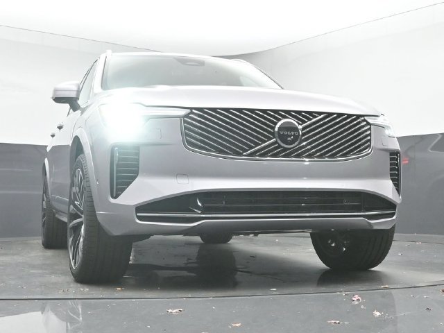 New 2026 Volvo XC90 B6 Plus w/ Protection Package Premier AWD/4WD image 39