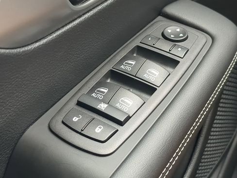 New 2026 Chrysler Pacifica Select image 21