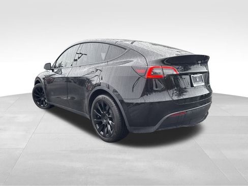 Used 2020 Tesla Model Y Long Range image 6