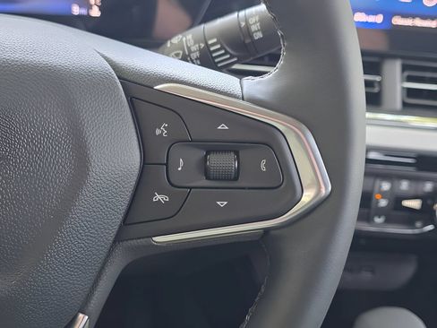 New 2026 Chevrolet Trax LT w/ LT Convenience Package FWD image 18