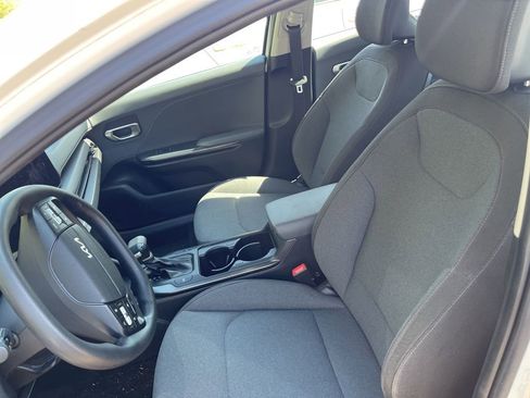 Used 2025 Kia K4 LXS image 6