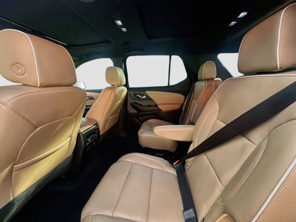 Used 2023 Chevrolet Traverse Premier FWD image 26