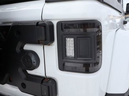 Used 2020 Jeep Wrangler Unlimited Sahara image 33