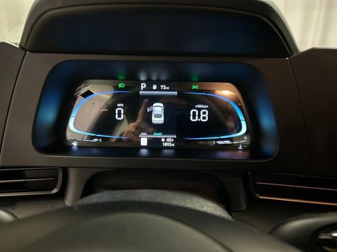 Used 2025 Hyundai Elantra Sport image 14