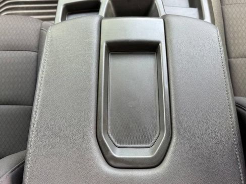 Used 2022 Chevrolet Silverado 1500 LT AWD/4WD image 21