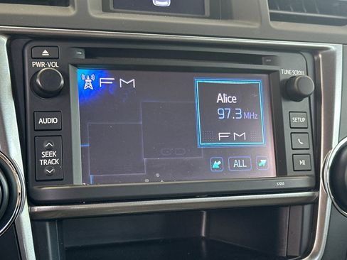 Used 2013 Toyota Highlander Plus FWD image 22