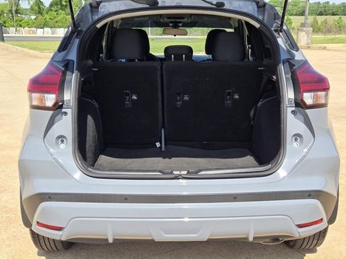 Used 2022 Nissan Kicks SR FWD image 10