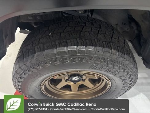 Used 2019 Toyota Tacoma TRD Off-Road image 40