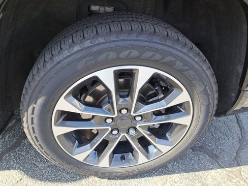 Used 2021 Jeep Grand Cherokee L Overland image 24