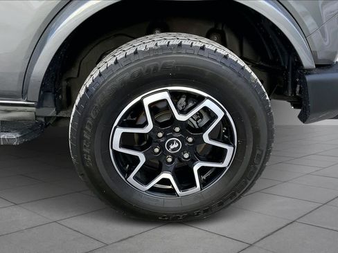 Used 2022 Ford Bronco Outer Banks image 9