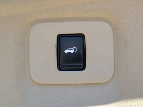 Used 2020 Nissan Pathfinder SL image 9