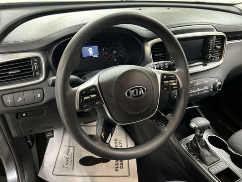 Used 2019 Kia Sorento AWD image 4
