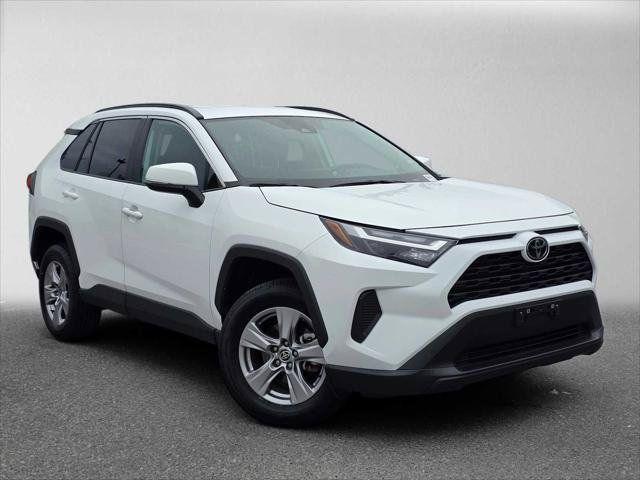Used 2025 Toyota RAV4 XLE AWD/4WD image 1