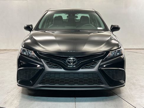 Used 2022 Toyota Camry SE FWD image 9