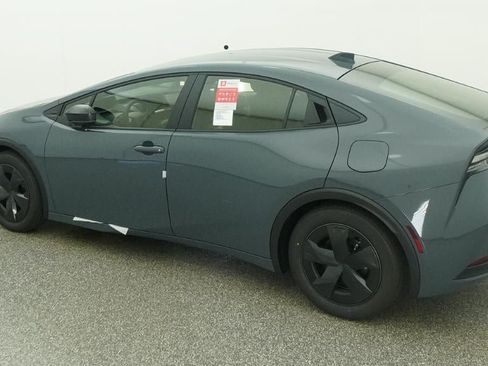 New 2026 Toyota Prius Plug-In Hybrid FWD image 8