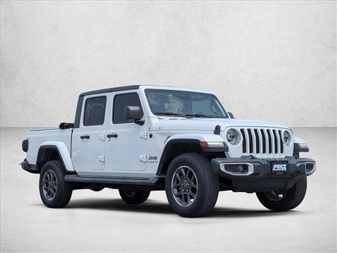 Used 2020 Jeep Gladiator Overland AWD/4WD image 3