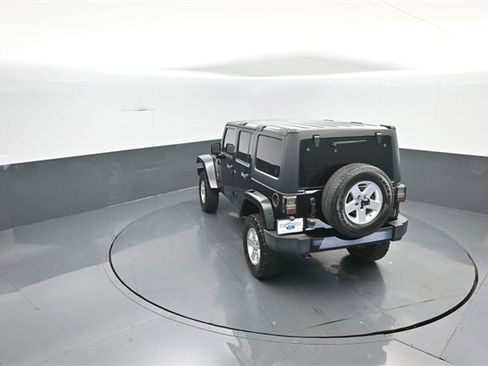 Used 2017 Jeep Wrangler Unlimited Sahara image 21